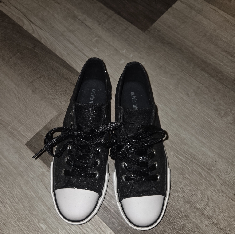 Olivia Miller Glitter Chucks